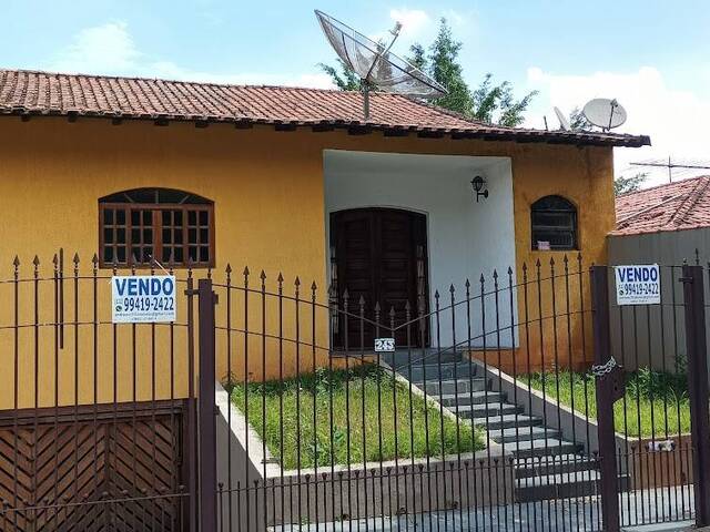 Casa para Venda - Cotia / SP no bairro Jardim do Engenho, 3 dormitórios,  sendo 1 suíte, 3 banheiros, 2 vagas de garagem, área construída 78,00 m²,  área útil 138,00 m²